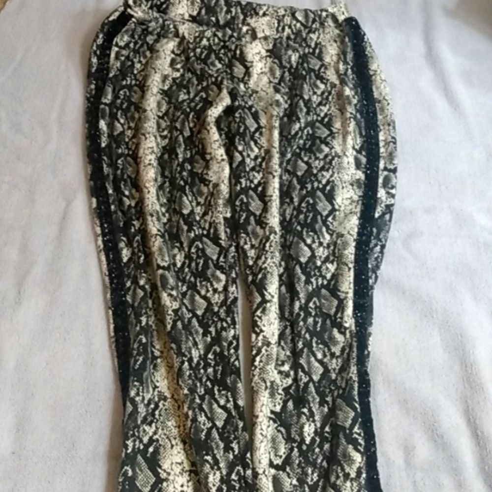 Snake skin leggings